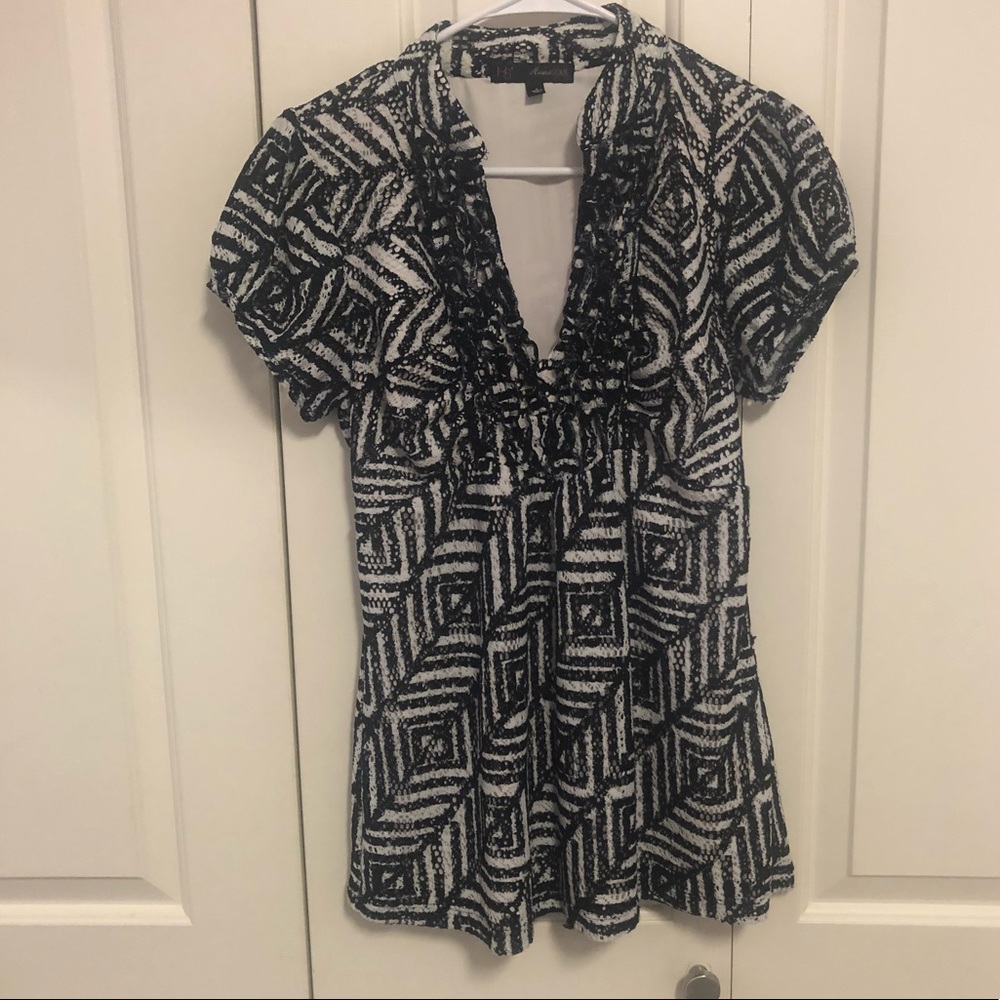 XL heart soul black and white knit lace shirt
